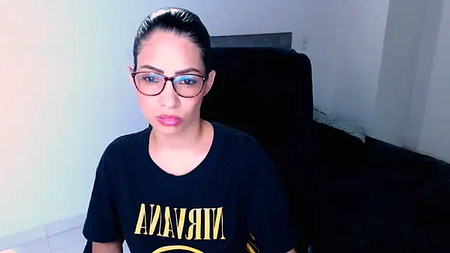 Snapshot of diana__34 chatting on 05.15.26 diana 34 online show from 05.15.26