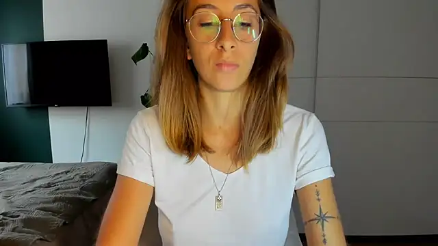 DesireMore90 online show from 09.16.25