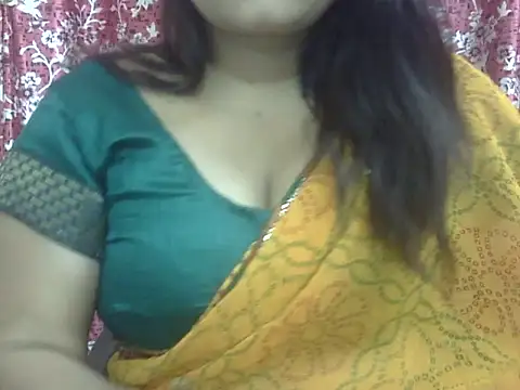 Snapshot of Lusty_Wife1 chatting on 04.18.26 Lusty Wife1 online show from 04.18.26