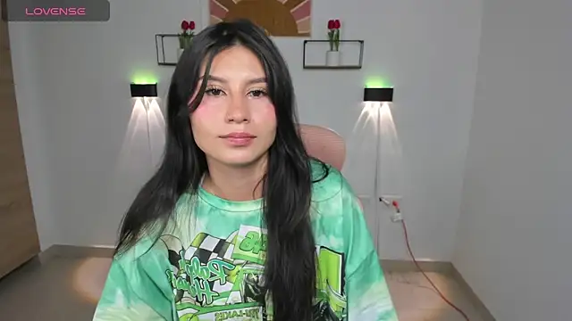 Snapshot of emily_villamil chatting on 02.05.26 emily villamil online show from 02.05.26