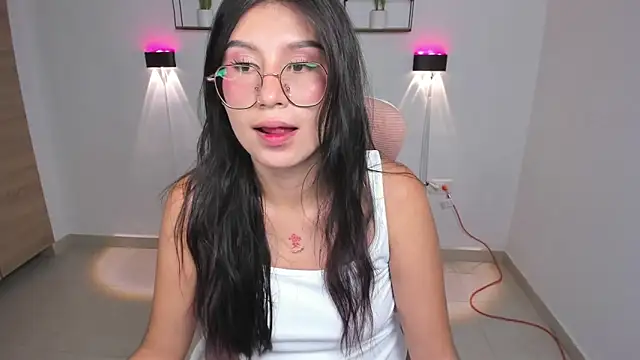 Snapshot of emily_villamil chatting on 02.07.26 emily villamil online show from 02.07.26