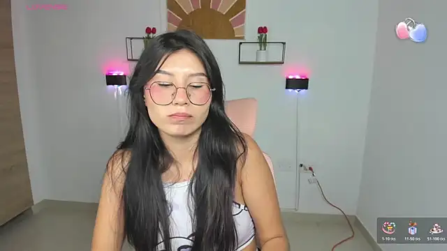 Snapshot of emily_villamil chatting on 02.11.26 emily villamil online show from 02.11.26