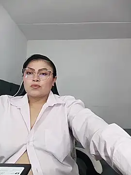 Snapshot of KathieBurning chatting on 02.18.26 KathieBurning online show from 02.18.26