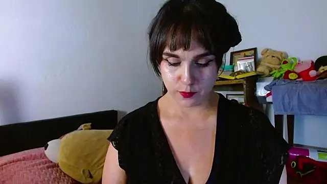 collette beaufoy  online show from 06.12.26