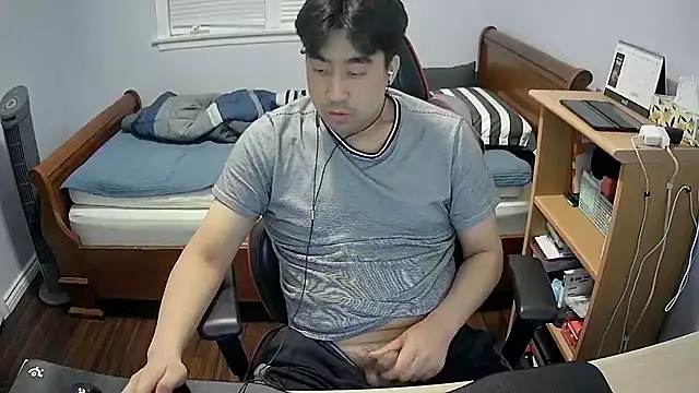 Snapshot of Koreanboy171 chatting on 03.14.26 Koreanboy171 online show from 03.14.26