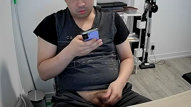 Snapshot of Koreanboy171 chatting on 05.15.26 Koreanboy171 online show from 05.15.26