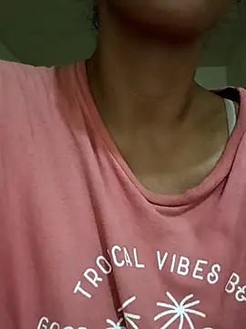 Snapshot of brdot_ chatting on 11.08.25 brdot online show from 11.08.25