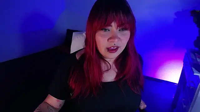 Snapshot of bad_scarlett1 chatting on 10.08.25 bad scarlett1 online show from 10.08.25