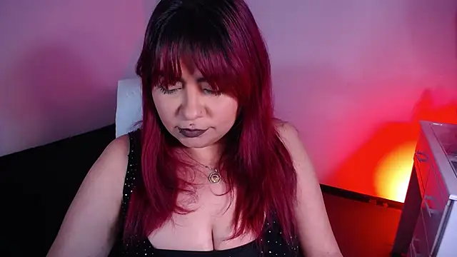 Snapshot of bad_scarlett1 chatting on 10.21.25 bad scarlett1 online show from 10.21.25