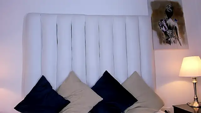 Snapshot of Violet_queen20 chatting on 11.16.25 Violet queen20 online show from 11.16.25