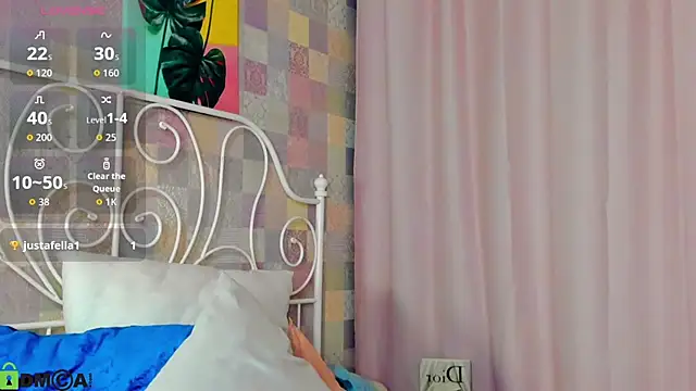 Snapshot of Kelly_Powell chatting on 11.24.25 Kelly Powell online show from 11.24.25