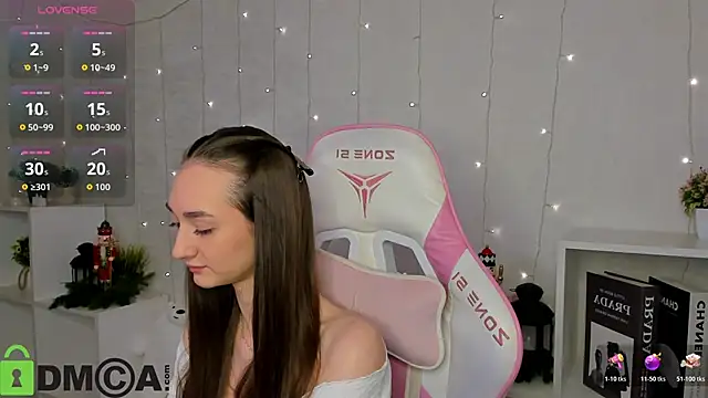 Snapshot of Kelly_Powell chatting on 12.16.25 Kelly Powell online show from 12.16.25