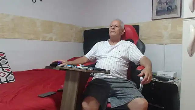 VALENTINO1983  online show from 09.09.25