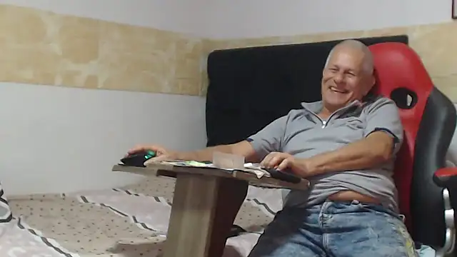 VALENTINO1983  online show from 10.11.25