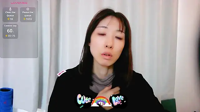 Snapshot of Love_me_Eri_ chatting on 10.14.25 Love me Eri  online show from 10.14.25