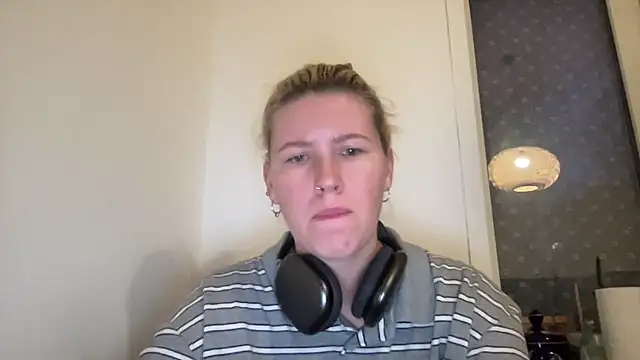 Snapshot of moonamii chatting on 12.21.24 moonamii online show from 12.21.24