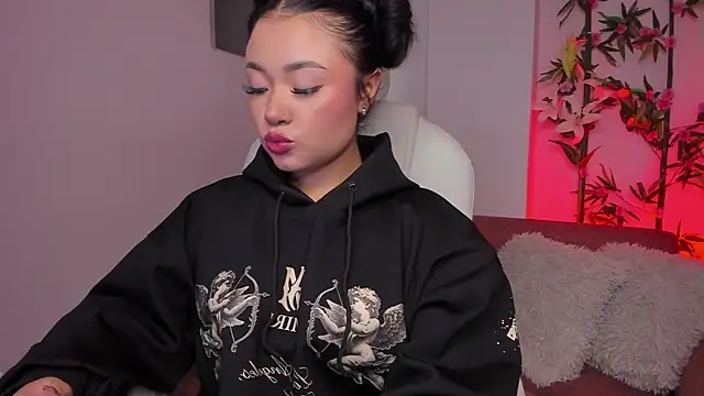 Lulu Sakura  online show from 01.30.25