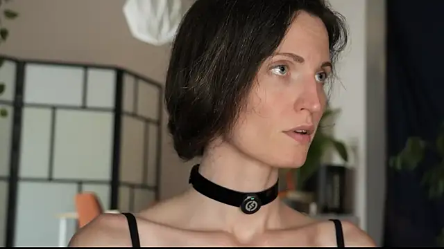 yulladao online show from 10.08.25