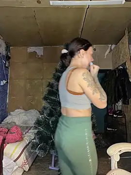 Snapshot of Jess_honey chatting on 12.17.24 Jess honey online show from 12.17.24