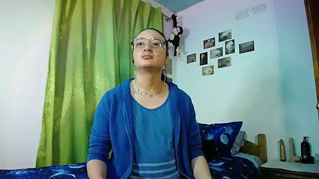 Snapshot of monkeywillwhite chatting on 10.27.25 monkeywillwhite online show from 10.27.25