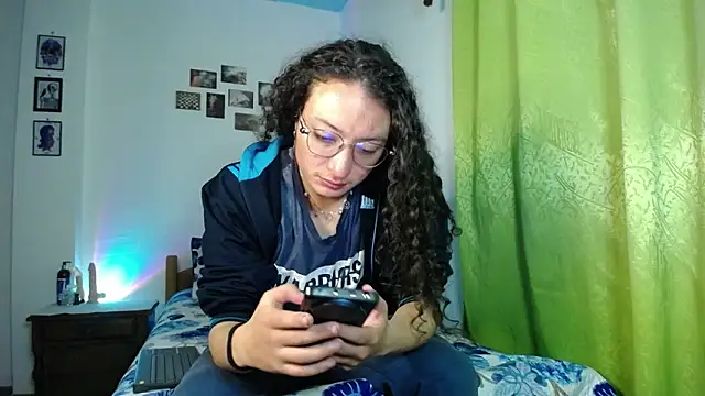 Snapshot of monkeywillwhite chatting on 11.04.25 monkeywillwhite online show from 11.04.25