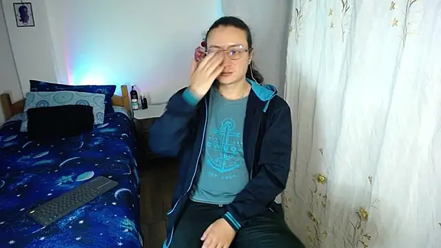 Snapshot of monkeywillwhite chatting on 12.19.25 monkeywillwhite online show from 12.19.25