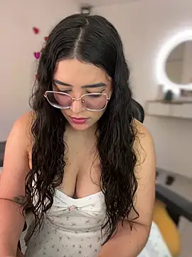 Lia flowers online show from 02.14.26