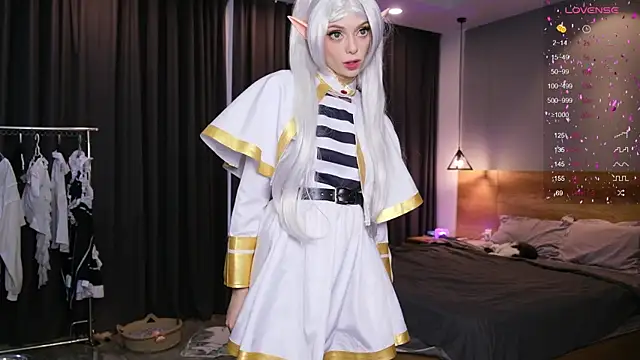 HolliWould  online show from 12.14.25