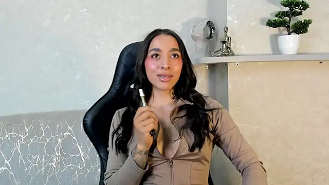 Snapshot of KAYLA_BATISTA chatting on 07.16.26 KAYLA BATISTA online show from 07.16.26