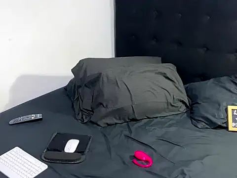 Snapshot of sebastiangrey06 chatting on 12.05.25 sebastiangrey06 online show from 12.05.25