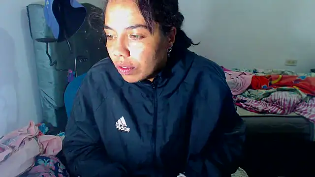 AmaraRoberts420 online show from 12.17.25