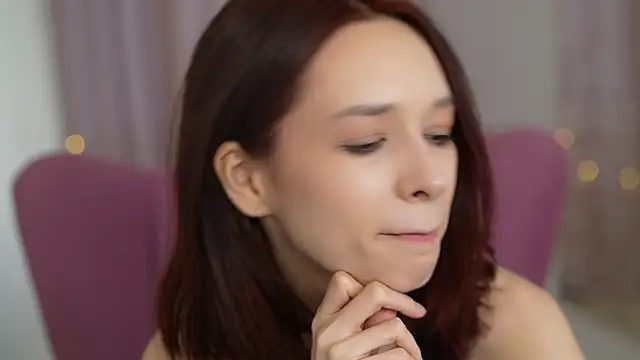 Snapshot of VivianLy_ chatting on 03.13.25 VivianLy online show from 03.13.25