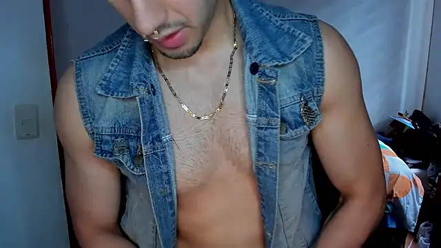 Snapshot of Tommy_Bred chatting on 07.15.26 Tommy Bred online show from 07.15.26