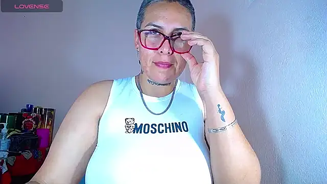 Snapshot of Yessi_rousse chatting on 12.26.24 Yessi rousse online show from 12.26.24