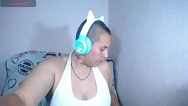 Snapshot of Yessi_rousse chatting on 01.13.25 Yessi rousse online show from 01.13.25