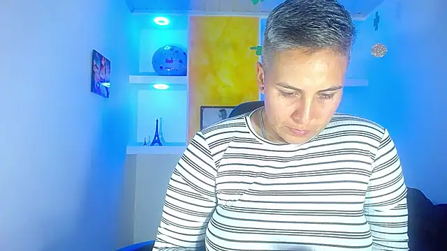 Snapshot of Yessi_rousse chatting on 03.22.25 Yessi rousse online show from 03.22.25