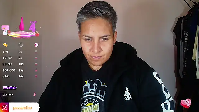 Snapshot of Yessi_rousse chatting on 10.25.25 Yessi rousse online show from 10.25.25