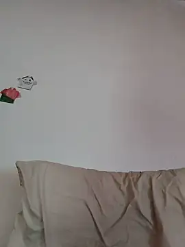 Snapshot of Yessi_rousse chatting on 10.29.25 Yessi rousse online show from 10.29.25