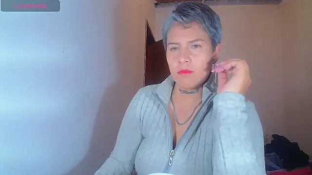 Snapshot of Yessi_rousse chatting on 05.29.26 Yessi rousse online show from 05.29.26