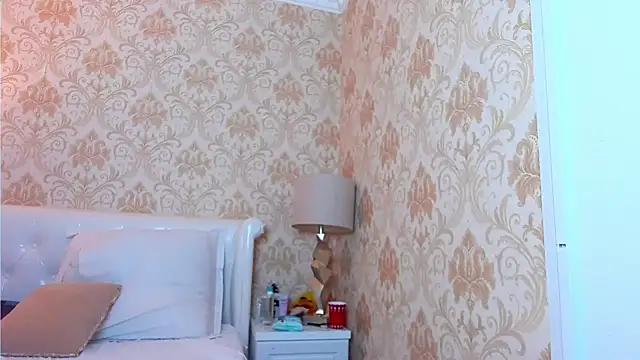JuliaHunts online show from 06.07.26