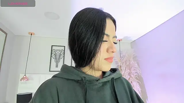 Rebeca jones online show from 11.05.25