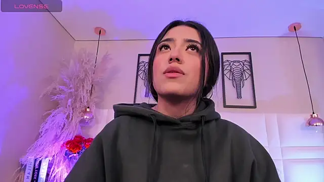 Rebeca jones online show from 11.18.25