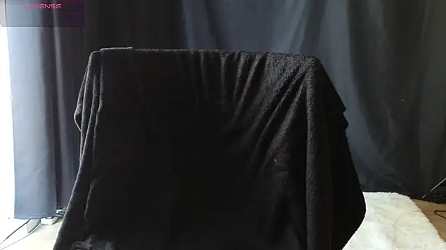 Mia G0ld online show from 04.30.26