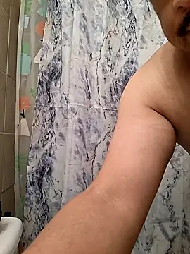 Snapshot of hungpenis210 chatting on 11.23.25 hungpenis210 online show from 11.23.25