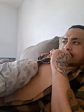 Snapshot of hungpenis210 chatting on 01.17.26 hungpenis210 online show from 01.17.26