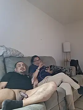 Snapshot of hungpenis210 chatting on 02.14.26 hungpenis210 online show from 02.14.26