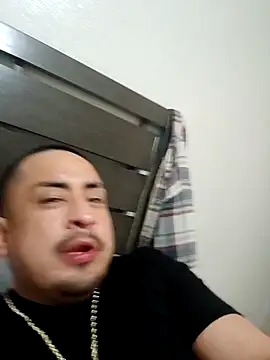 Snapshot of hungpenis210 chatting on 02.26.26 hungpenis210 online show from 02.26.26