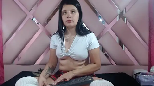 nathaly low1 online show from 02.19.25