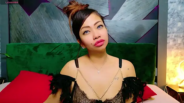 ElyaQuinn online show from 01.13.25