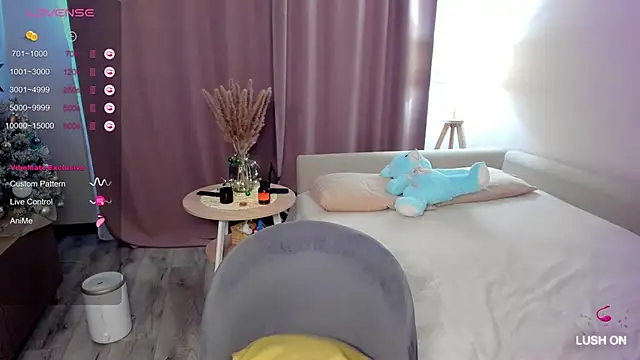 Snapshot of DannaEvan chatting on 12.23.24 DannaEvan online show from 12.23.24